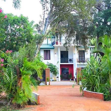 Hotel Moonstone Anuradhapura Luaran gambar