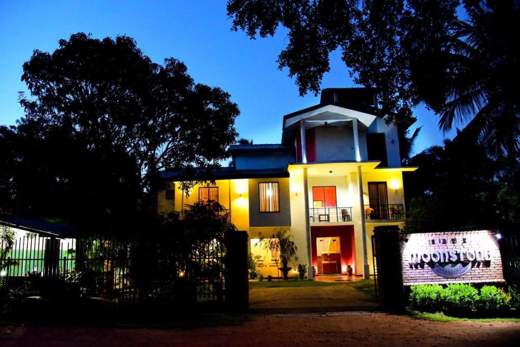 Hotel Moonstone Anuradhapura Luaran gambar
