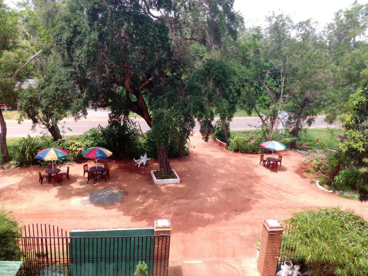 Hotel Moonstone Anuradhapura Luaran gambar